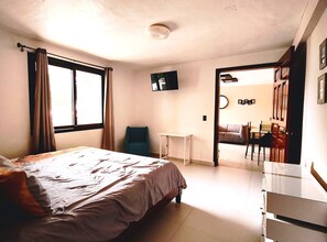 スタンダード アパートメント ベッド (複数台) | アイロン / アイロン台、ベビーベッド (無料)、旅行用ベビーベッド、WiFi (無料)