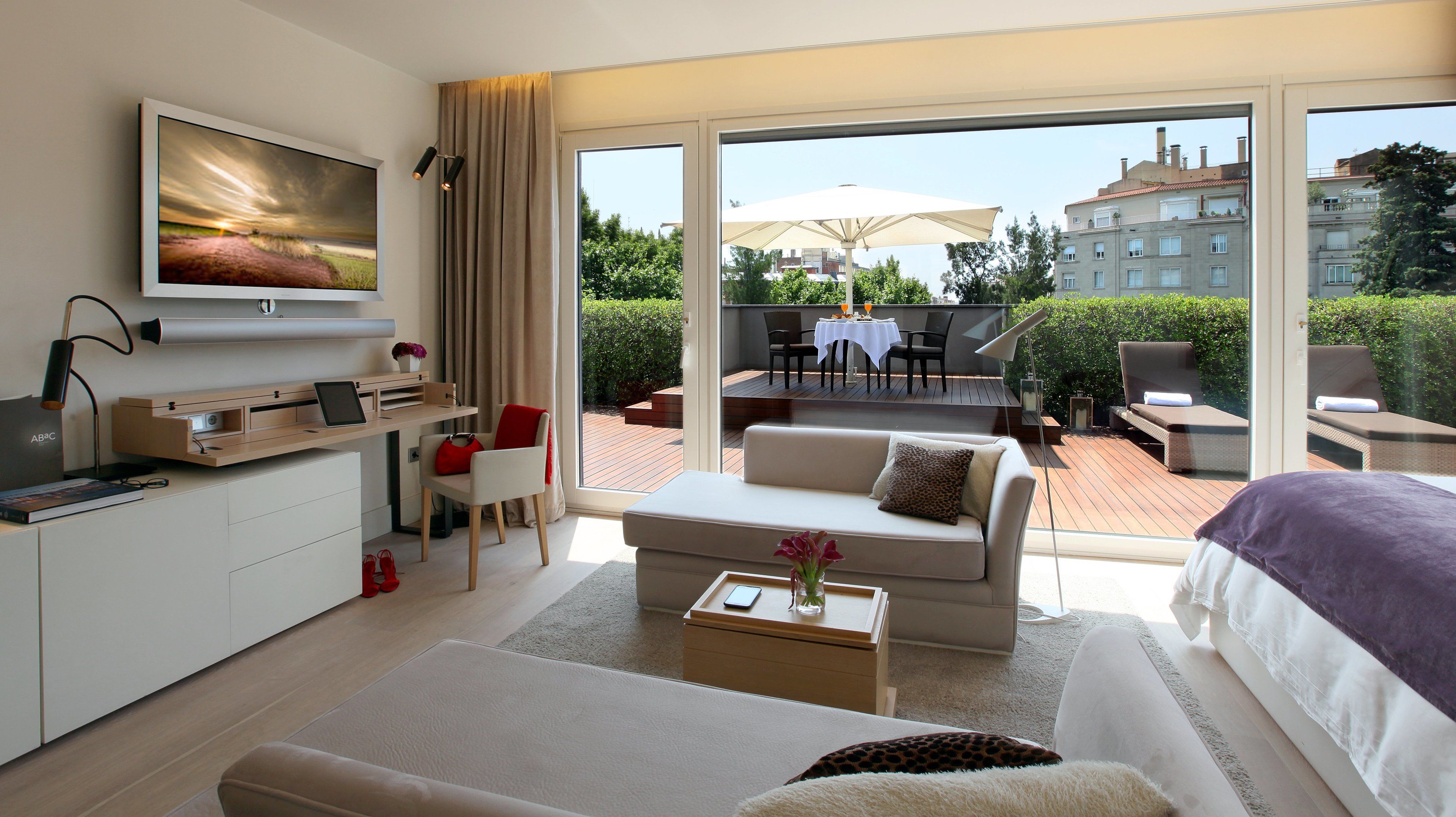 Penthouse | Hochwertige Bettwaren, Daunenbettdecken, Pillowtop-Betten, Minibar