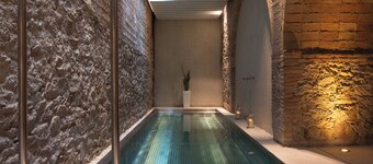 ABaC H&R Barcelona Monument