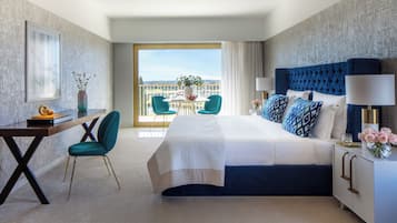 Presidentiële suite, 1 slaapkamer, terras (Jacuzzi) | Hypoallergeen beddengoed, een minibar, een kluis op de kamer, een bureau