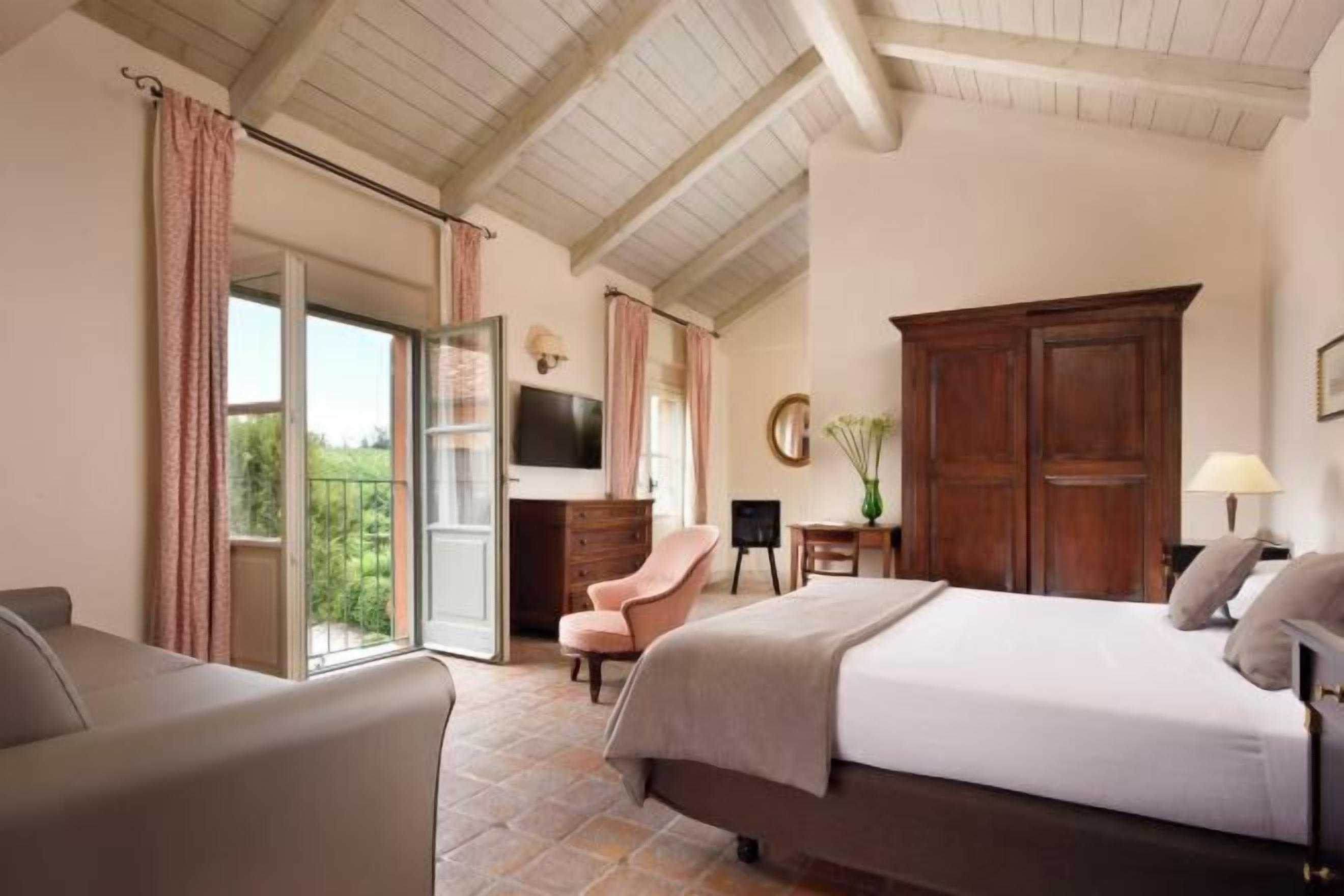 Premium bedding, Select Comfort beds, minibar, in-room safe