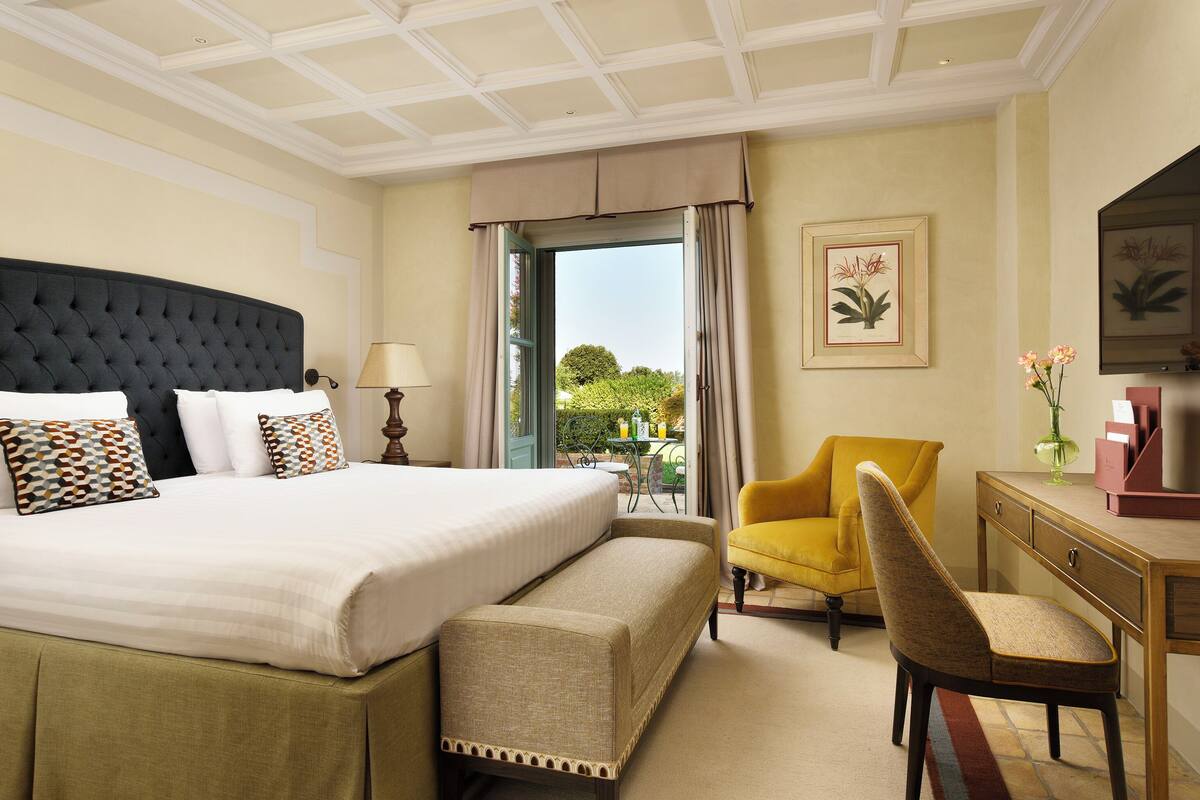 Chambre double, patio (Prestige) | Literie de qualité, minibar, coffre-fort, bureau