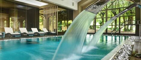 Couples treatment rooms, sauna, hot tub, steam room, Turkish bath