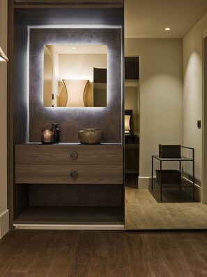 1 bedroom, premium bedding, Select Comfort beds, minibar