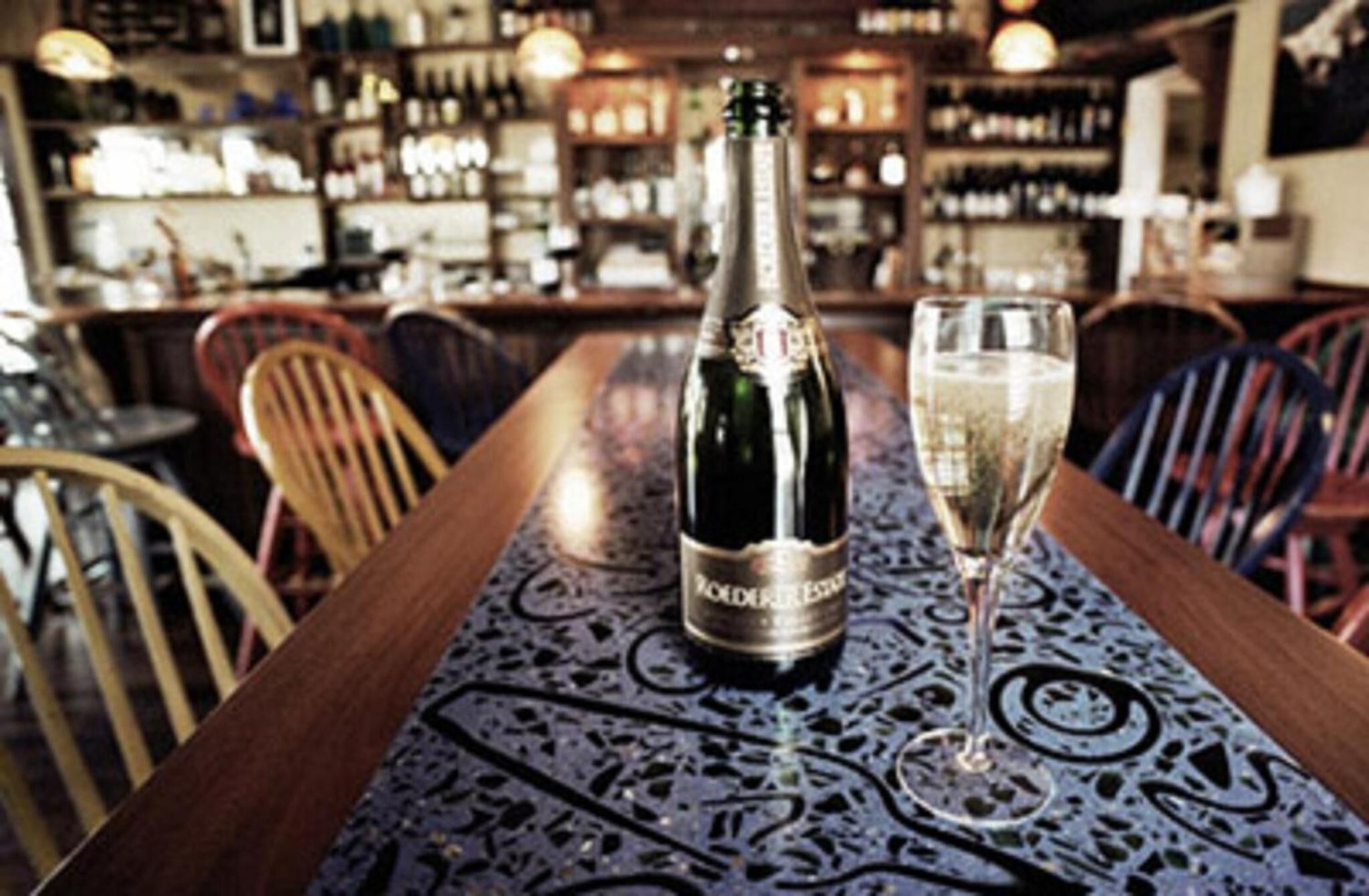 Dinner, brunch served; southern cuisine, alfresco dining 