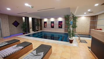 Indoor pool, pool loungers