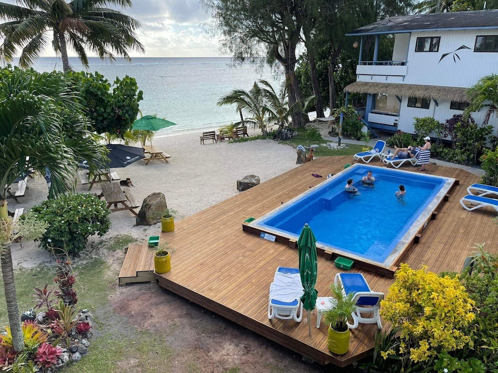 Aro'a Beachside Resort by null