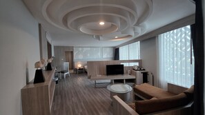 Suite, 1 kingsize bed, niet-roken, uitzicht op stad | Luxe beddengoed, Select Comfort-bedden, een minibar