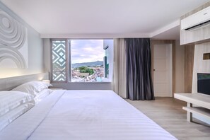 豪華客房, 1 張標準雙人床, 非吸煙房, 城市景 | 高級寢具、Select Comfort 床墊、迷你吧、房內夾萬