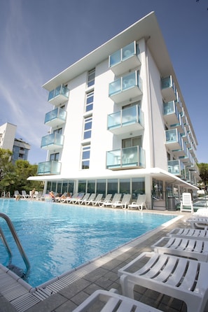 Outdoor pool, sun loungers