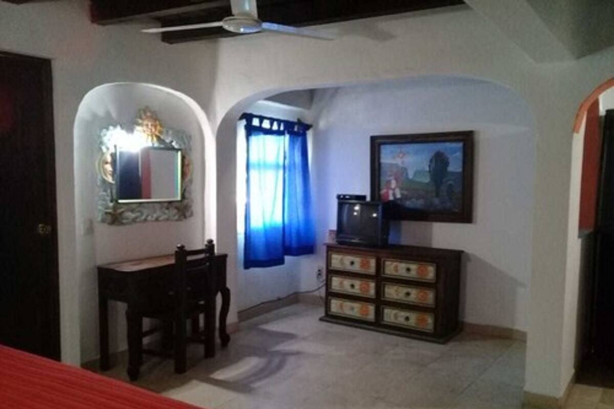 Standard Room, 1 King Bed | Free WiFi, bed sheets