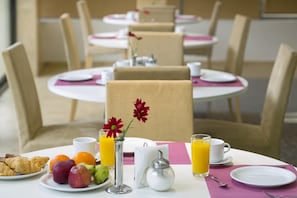 Restaurant - Blue Sea Hotel (Alimos)