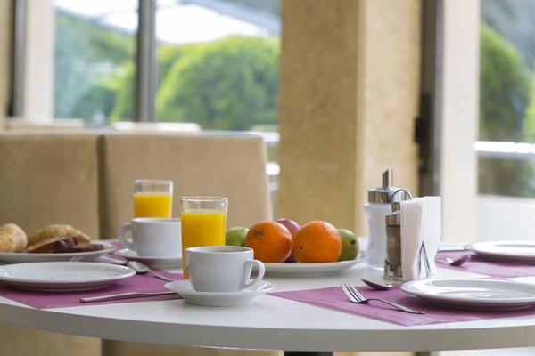Daily buffet breakfast for a fee