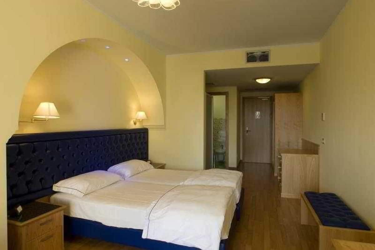 Minibar, coffres-forts dans les chambres, lits bébé (en supplément)