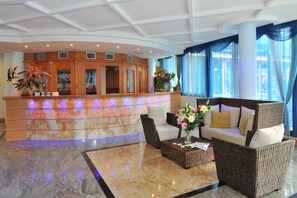 Bar (on property) - Hotel Alexander (Limone sul Garda)