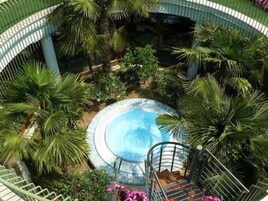 Bañera de hidromasaje exterior