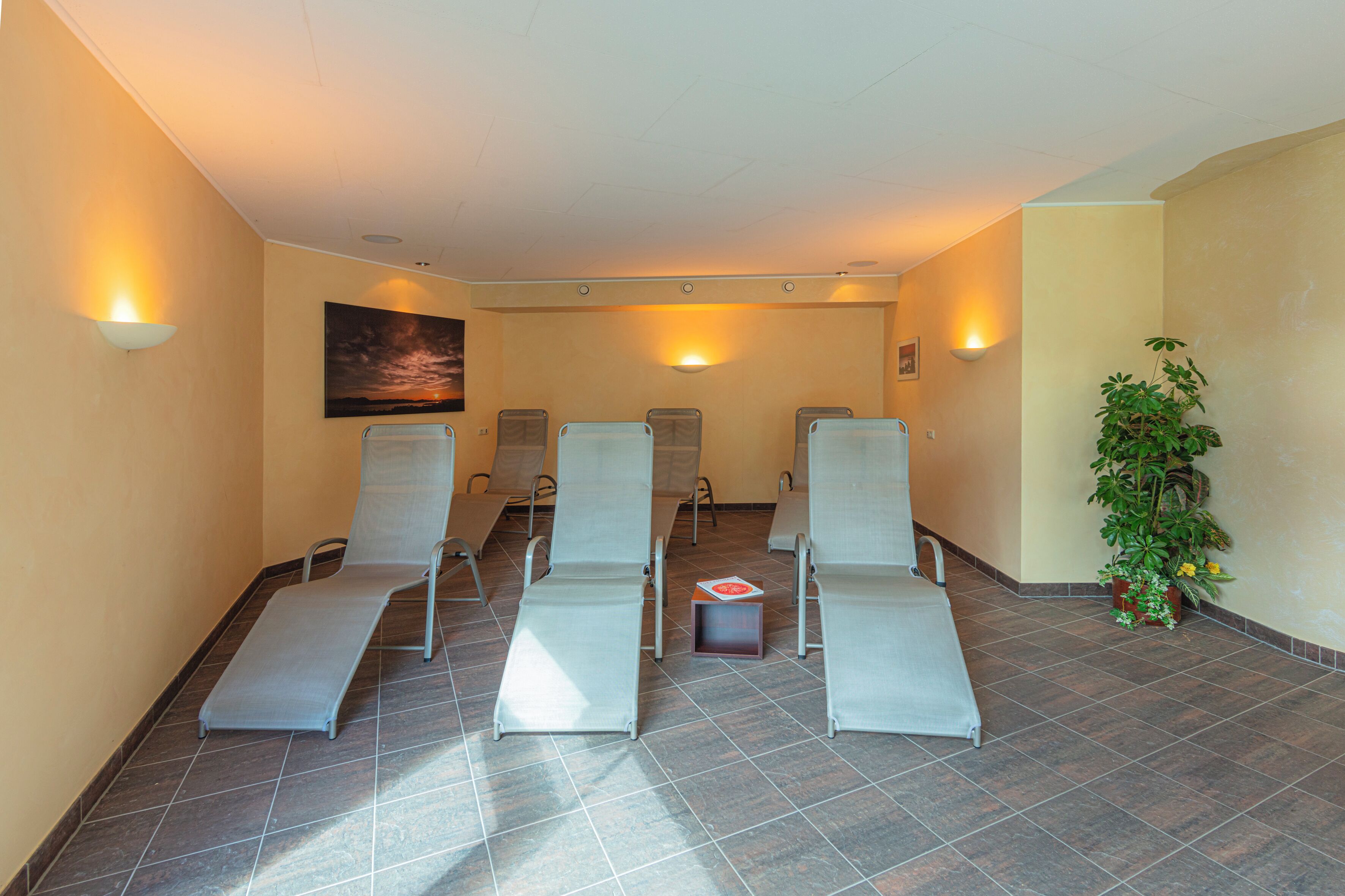 sauna, steam room, hydrotherapy