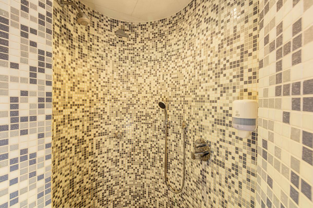 sauna, steam room, hydrotherapy