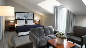 Habitación Deluxe con 1 cama matrimonial o 2 individuales | 1 habitación, escritorio y insonorización