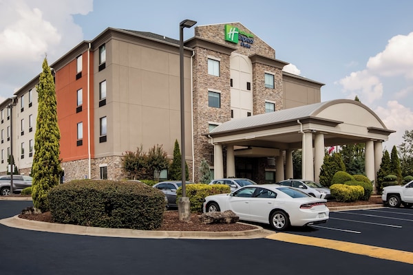 Holiday Inn Express Hotel & Suites Fairburn By Ihg - Union City, GA