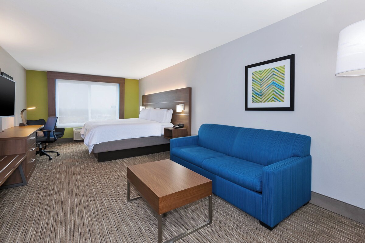 Suite, 1 King Bed (Additional Living Area) | In-room safe, desk, blackout curtains, iron/ironing board