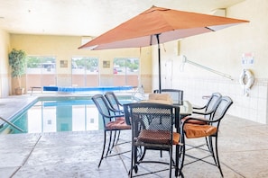 Piscine intérieure