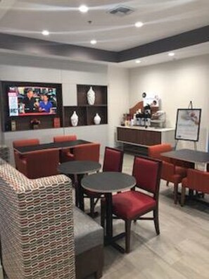 Ilmainen päivittäinen buffetaamiainen 