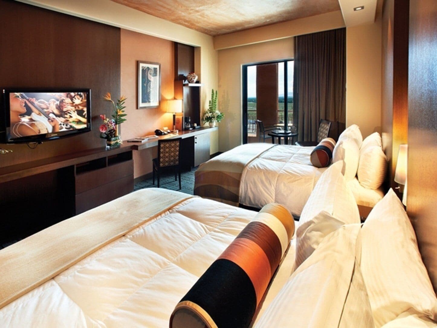 Egyptian cotton sheets, premium bedding, down comforters, pillowtop beds