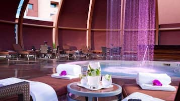 Couples treatment rooms, sauna, hot tub, steam room, body treatments