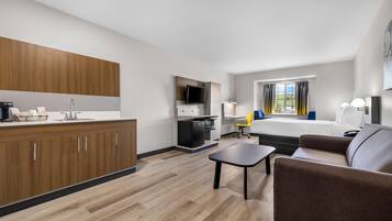 Studio-suite - 1 queensize-seng - ikke-ryger | Individuelt design, individuel indretning, skrivebord