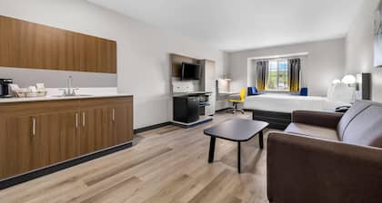 Microtel Inn & Suites by Wyndham Prairie du Chien