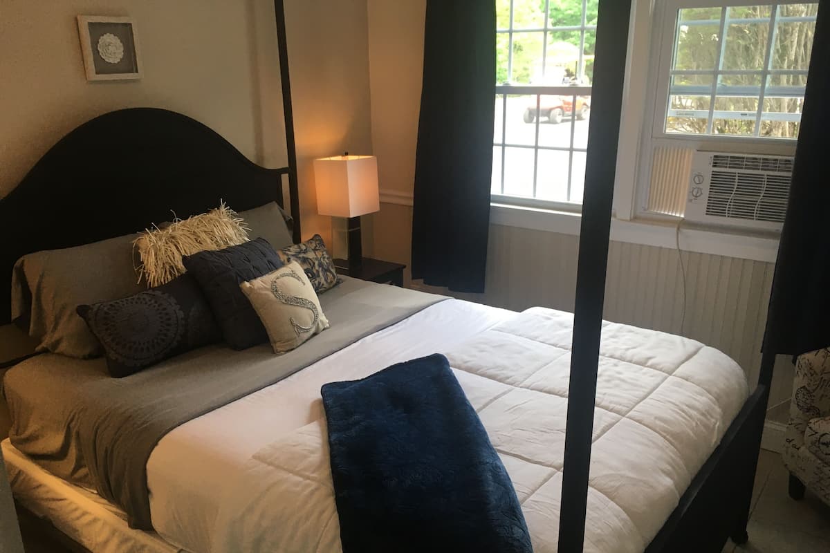 Family Suite, 1 Bedroom, Mountainside | 1 bedroom, individually decorated, individually furnished