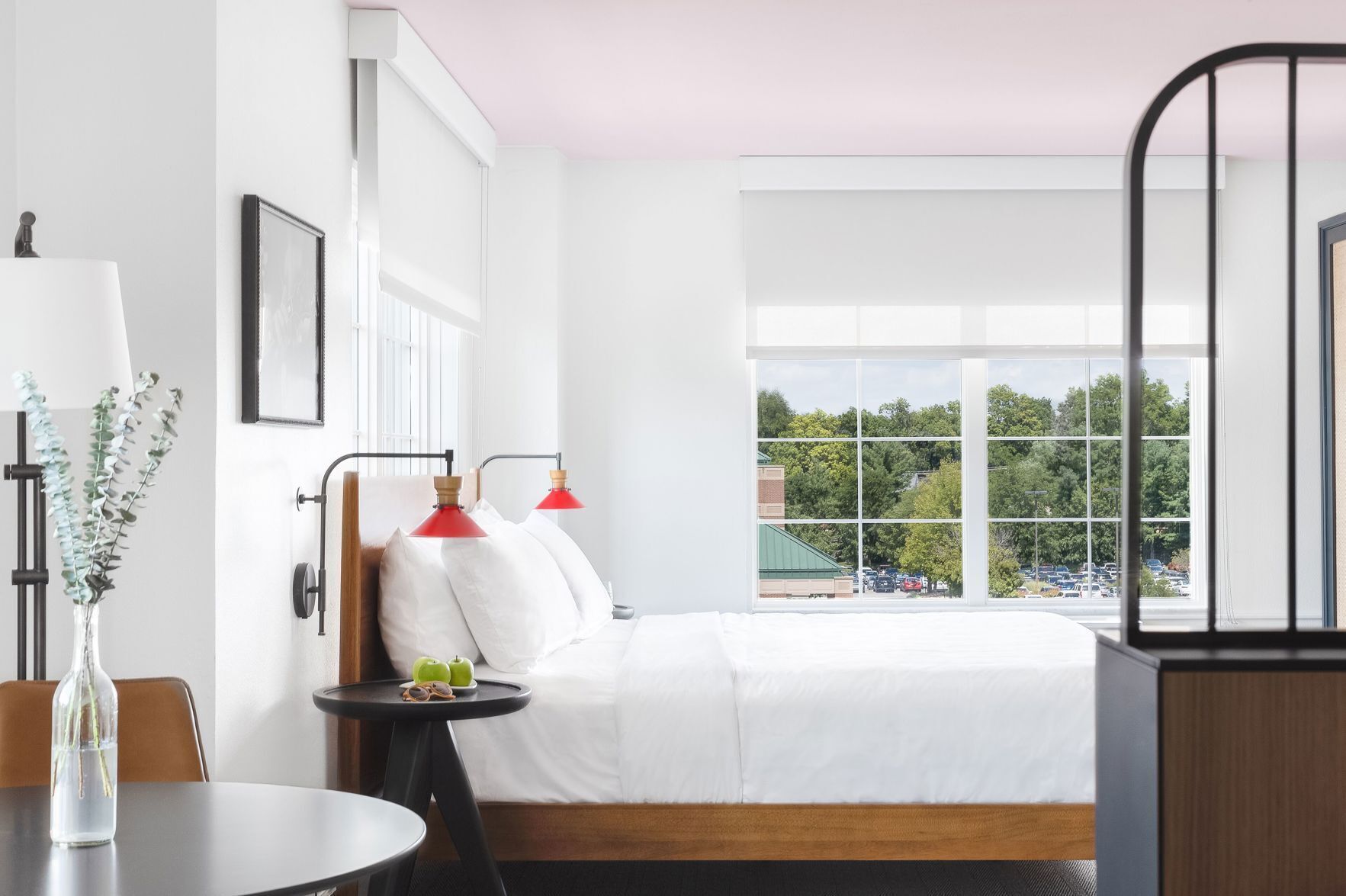 Premium bedding, laptop workspace, iron/ironing board, free WiFi