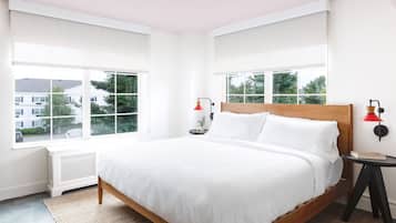 Premium bedding, laptop workspace, iron/ironing board, free WiFi