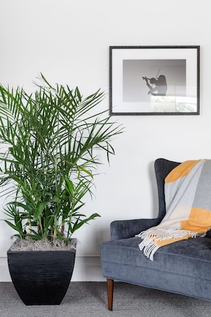 Habitación Deluxe, 1 cama King size, en esquina (Gardener’s Premier Room) | Ropa de cama de alta calidad y espacio para trabajar con laptop