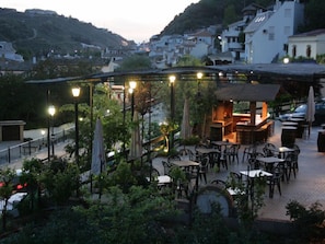 Breakfast, lunch and dinner served - Hotel Rural Huerta del Laurel (Monachil)