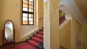 Unclassified image, 4 of 73, button - Royal Residence Ungelt (Prague)
