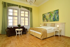 Apartment | Minibar, in-room safe, desk, free WiFi - Royal Residence Ungelt (Prague)