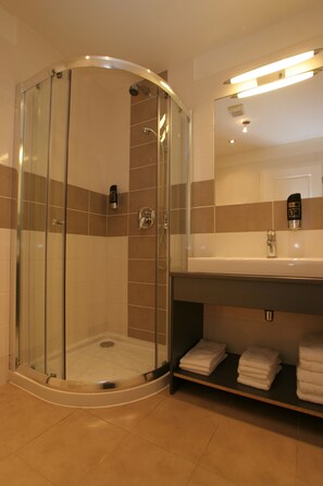 Suite Deluxe, 2 camere da letto | Doccia