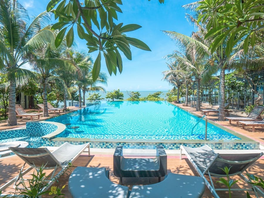 Vista frontal de la propiedad