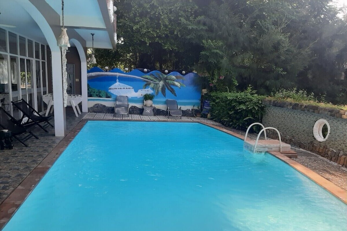 Villa familiare | Area soggiorno | Smart TV 21 pollici con canali digitali