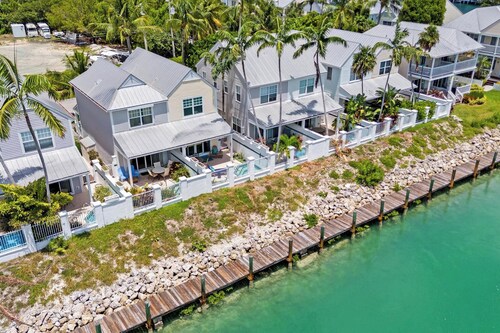 Village at Hawks Cay Villas by KeysCaribbean