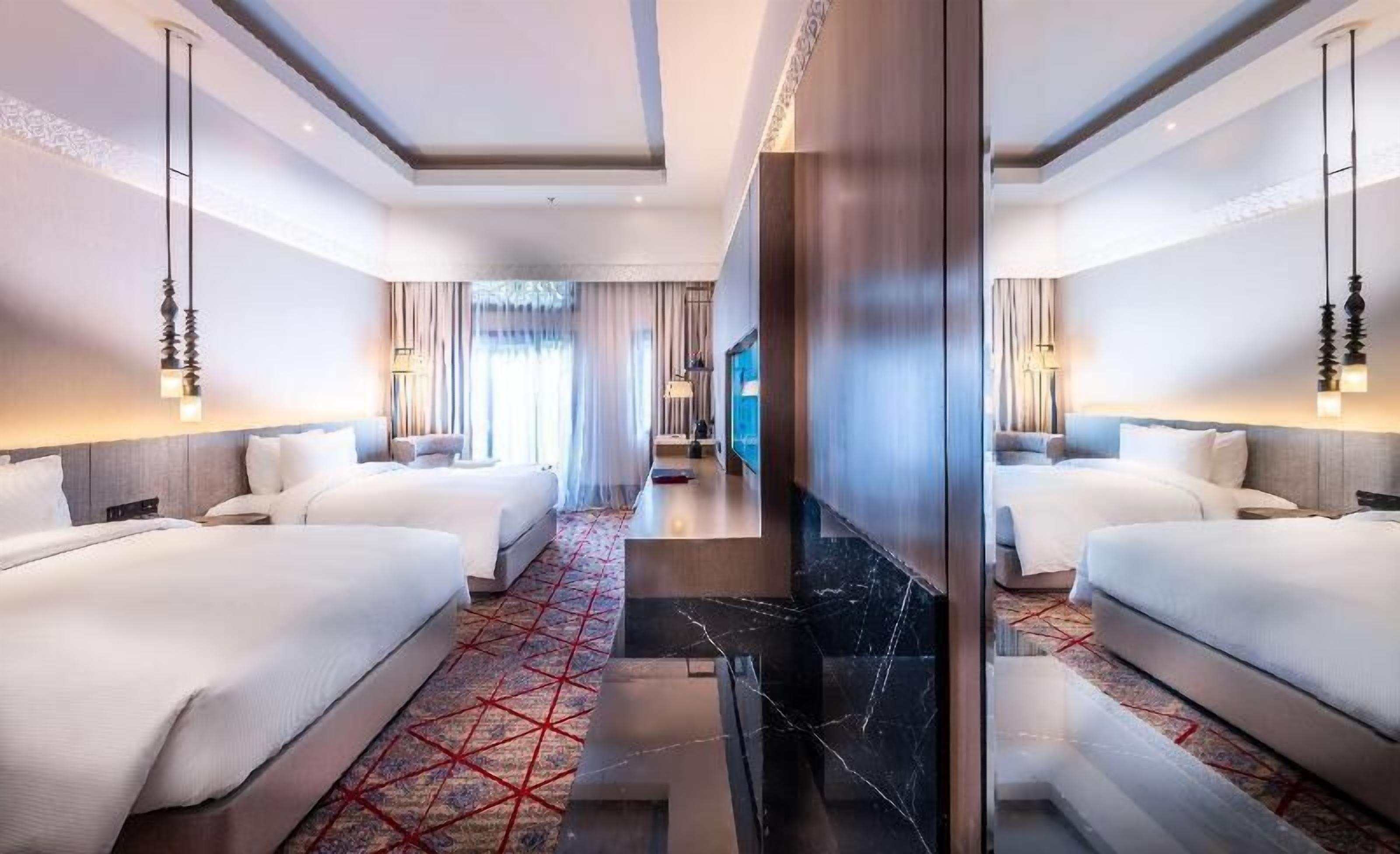 Caja fuerte, mobiliario individual, escritorio