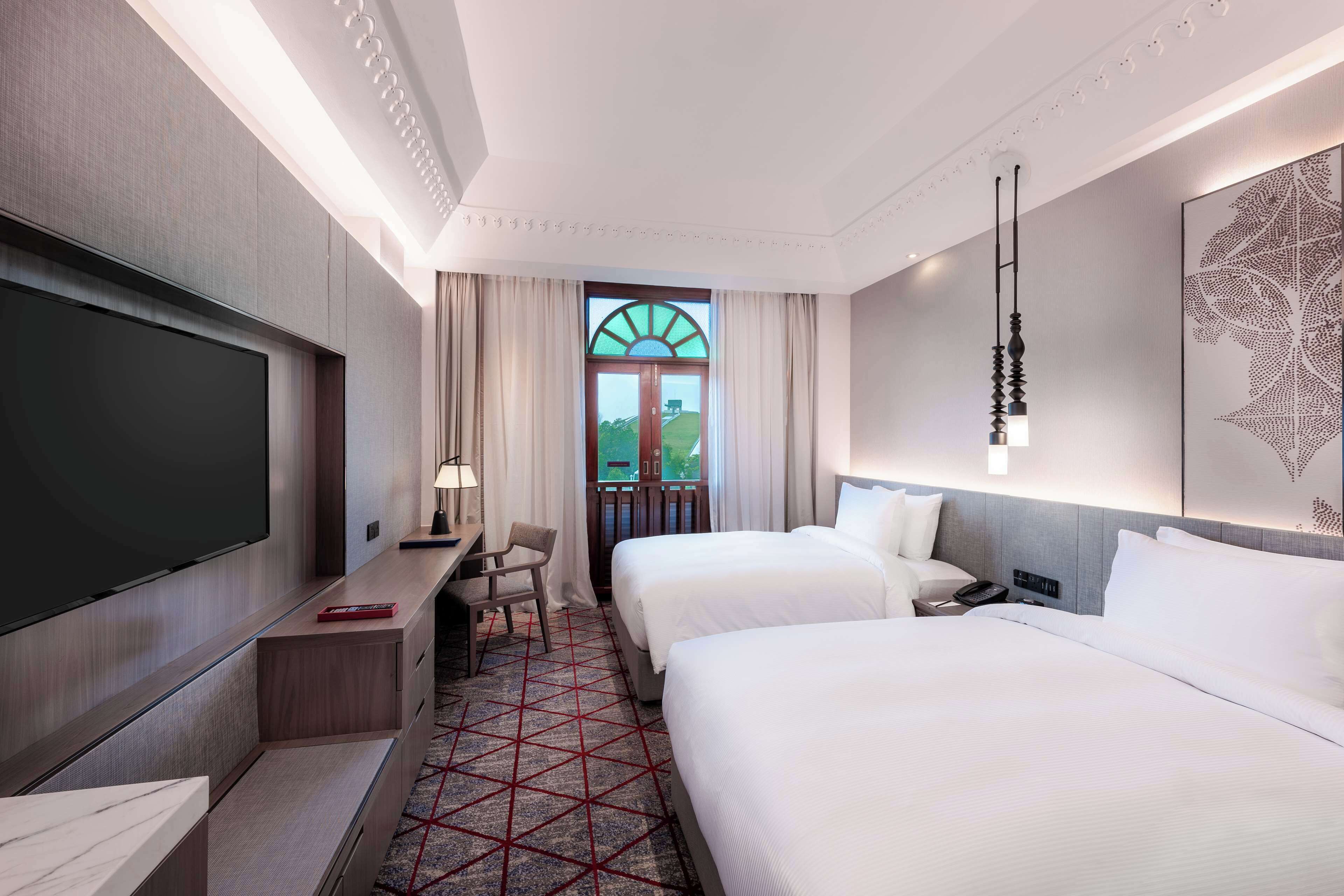 TWIN GUEST ROOM | Cofres nos quartos, individualmente mobiliados, escrivaninha