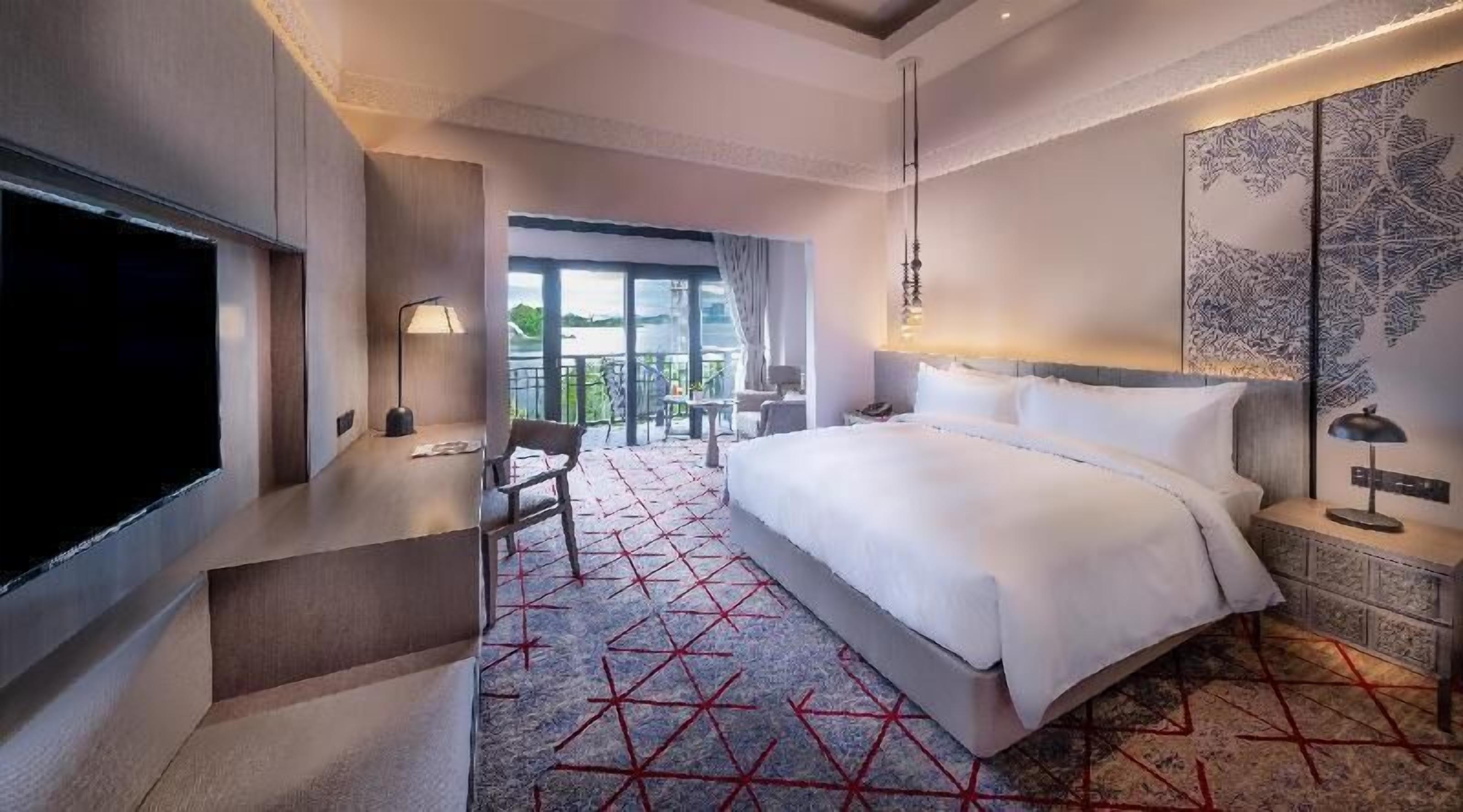 In-room safe, individually furnished, desk, laptop workspace