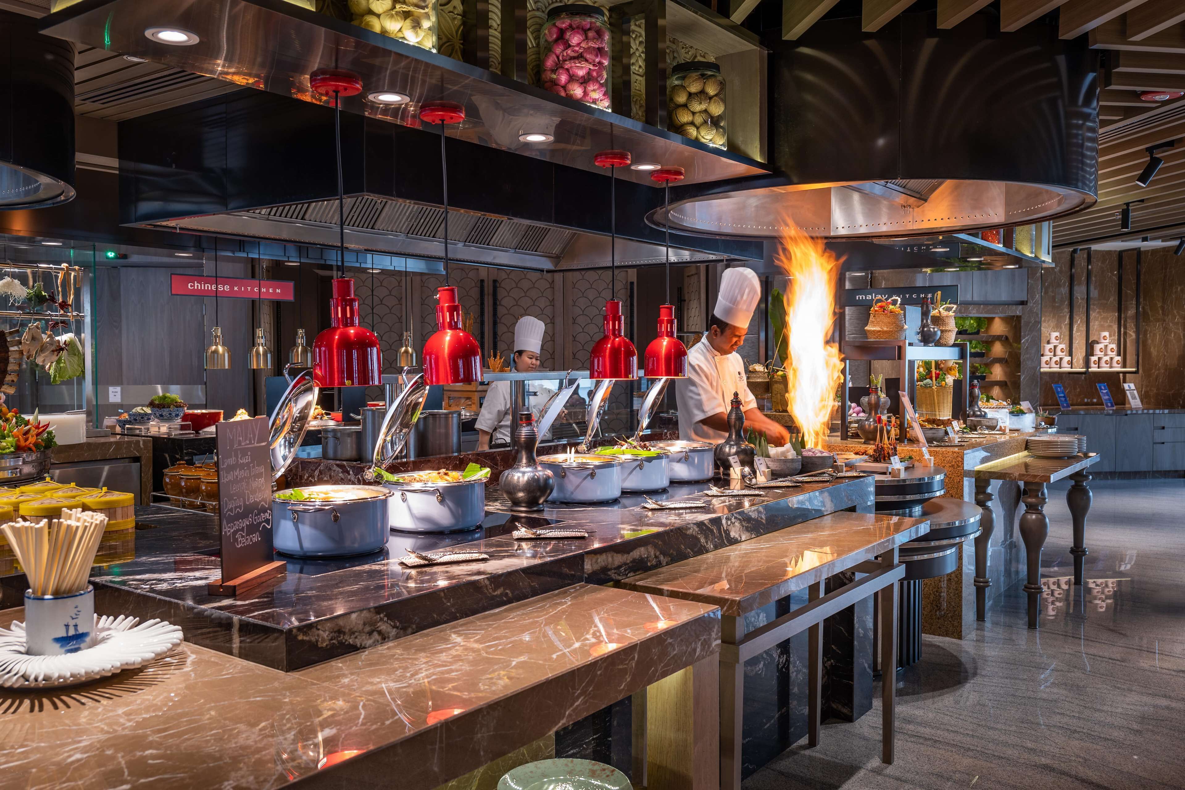 2 restaurants; breakfast, lunch, dinner, and brunch served