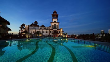 Outdoor pool, pool umbrellas, sun loungers