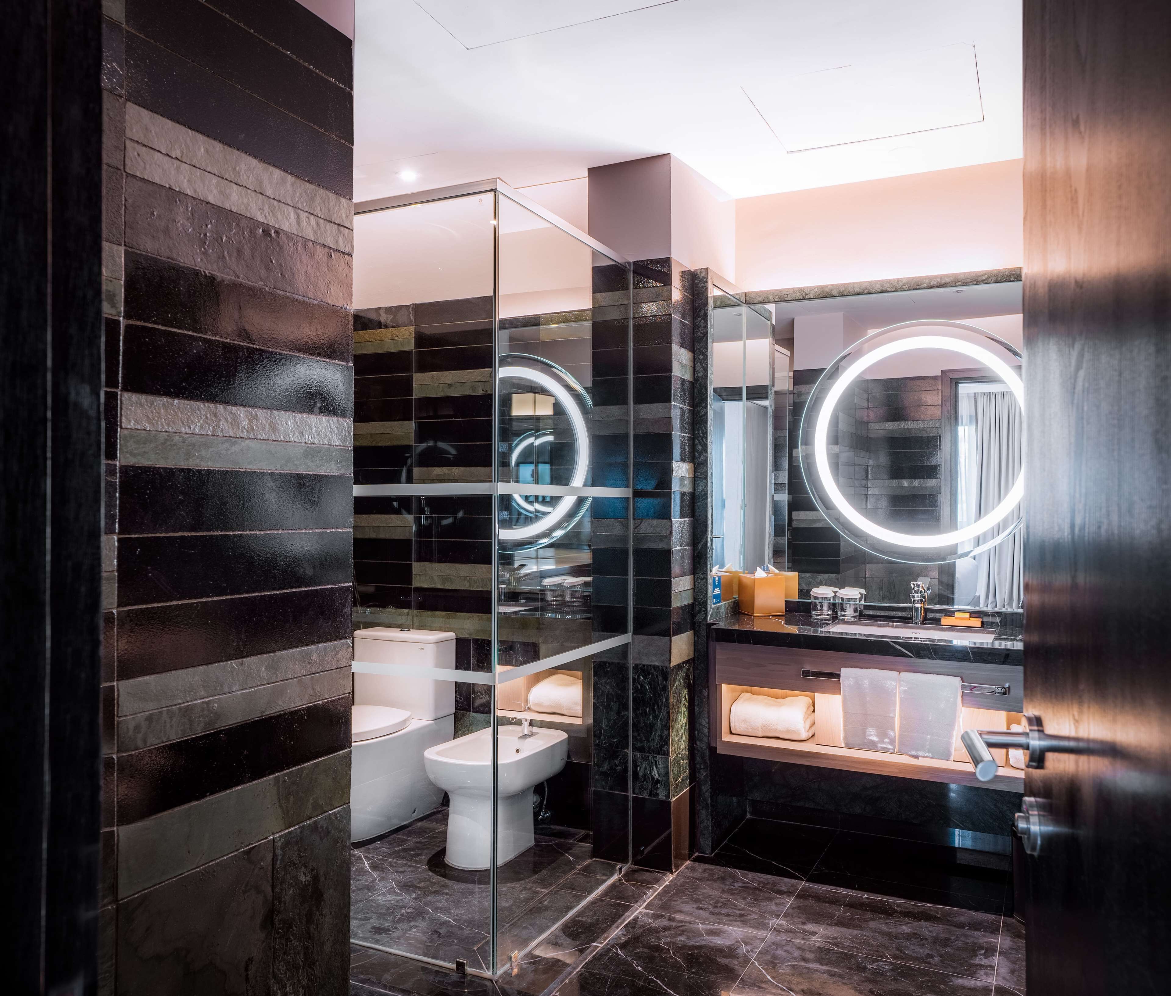 KING EXECUTIVE ROOM | Bad | Toalettartikler (inkludert), hårføner, badekåper og bidé
