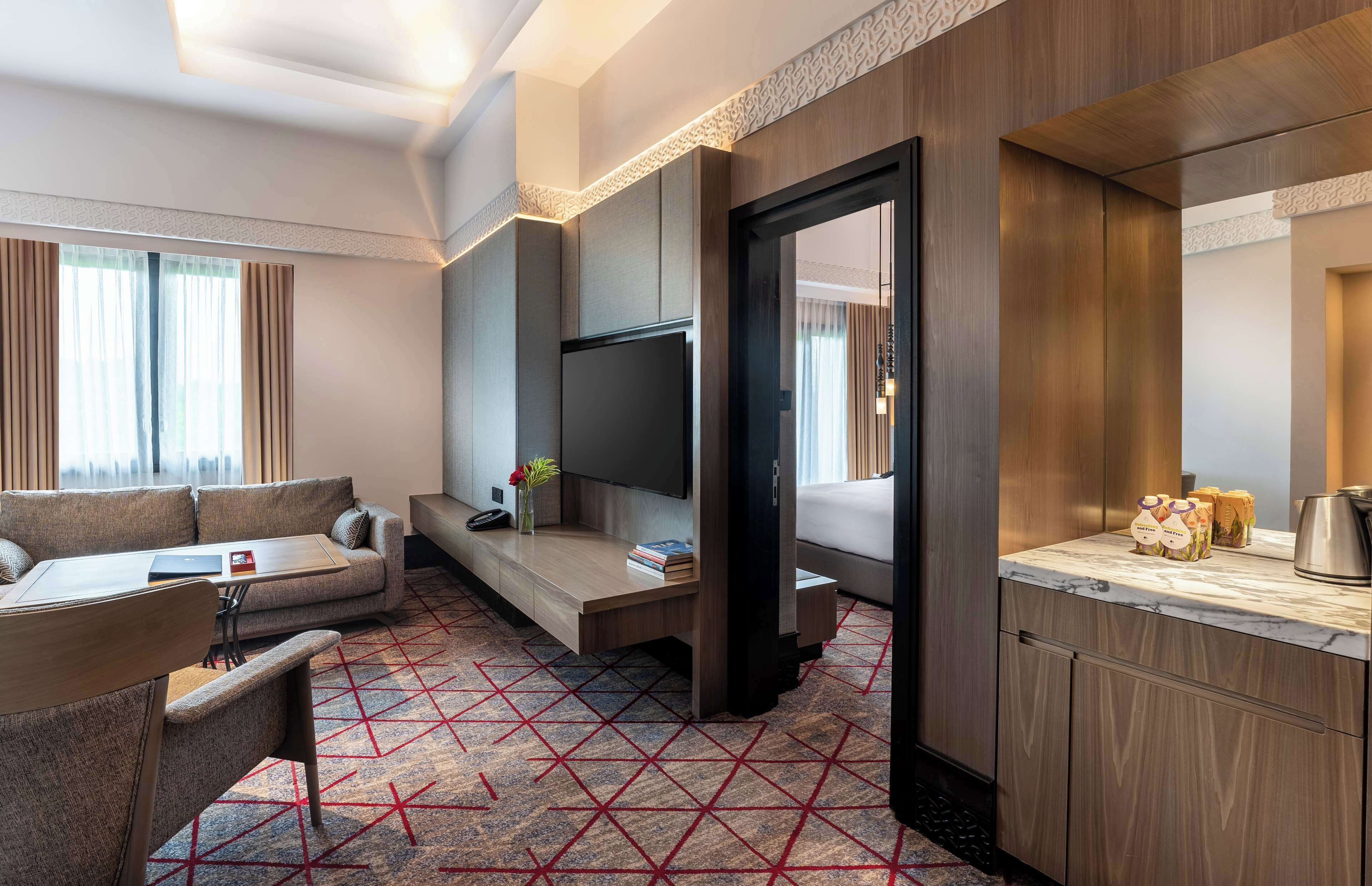 king family suite | living area | 49-inch led tv with digital channels, tv