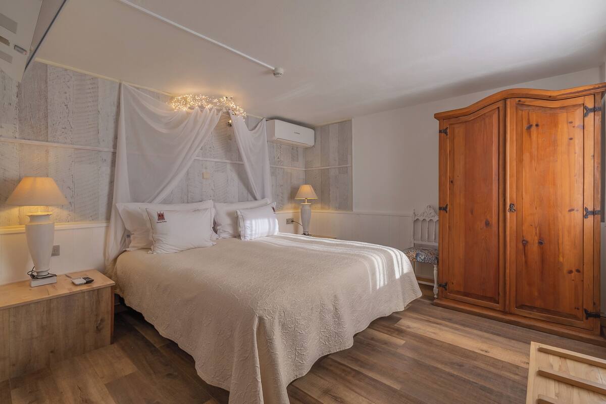 Studio Suite, Private Pool | In-room safe, free WiFi, individually decorated, individually furnished